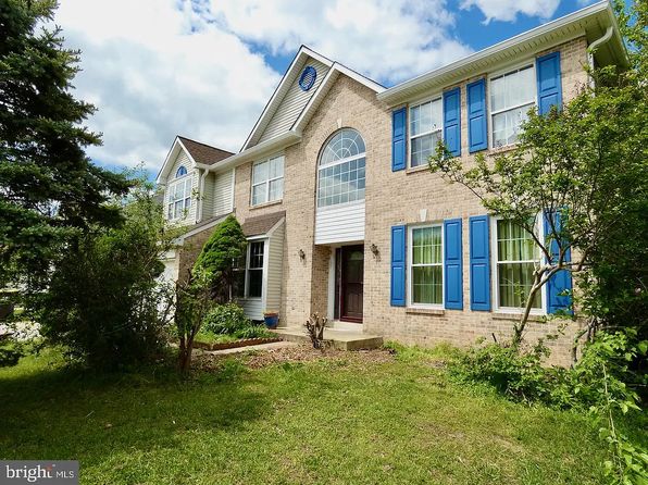 4 Stearrett Dr