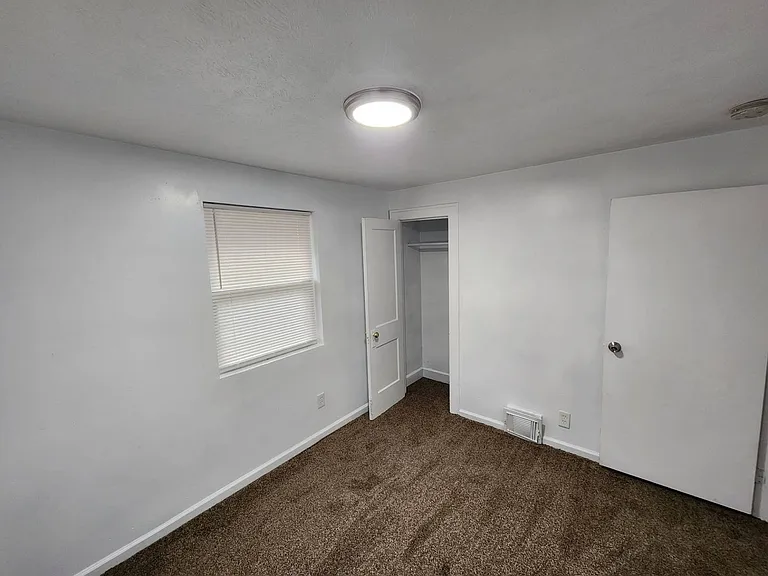 10422 Dove Ave — Photo 9