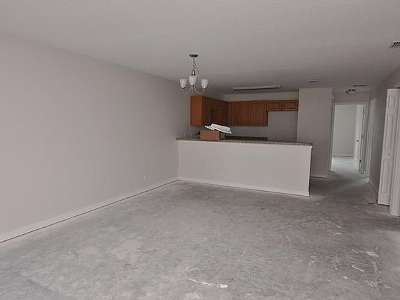4th image of 6744 Basswood Cir
