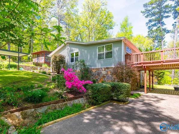 773 Honeycomb Valley Rd, Grant, AL 35747