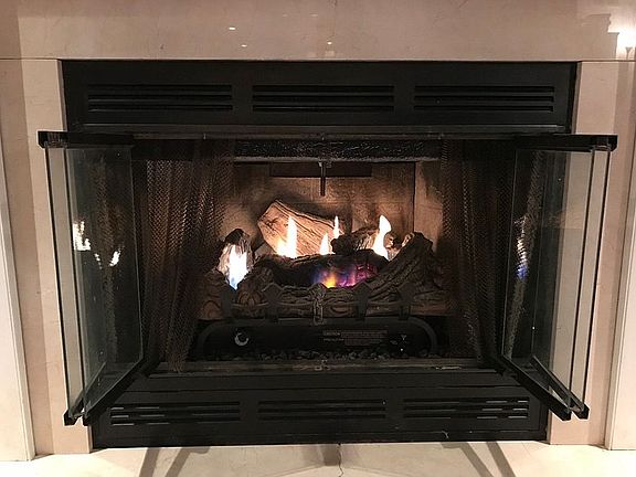 Gas fireplace
