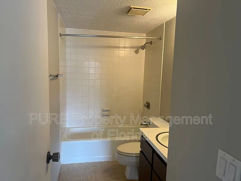 549 Fairways Dr #B — Photo 14
