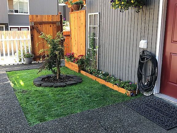 3rd image of 13051 Pacific Hwy SW Unit D