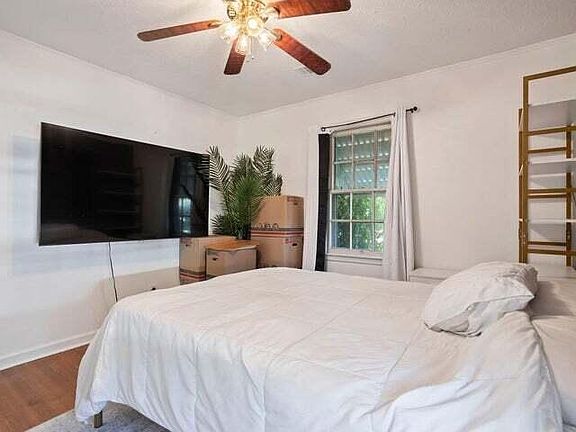 4th image of 316 Audubon Cir
