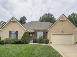 8622 Acuff Ln, Lenexa, KS 66215