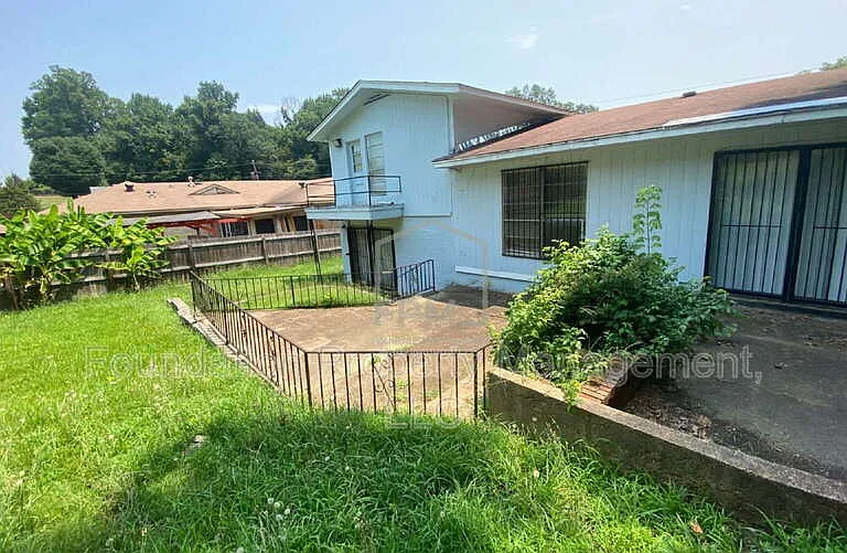 2582 Capewood Dr — Photo 25