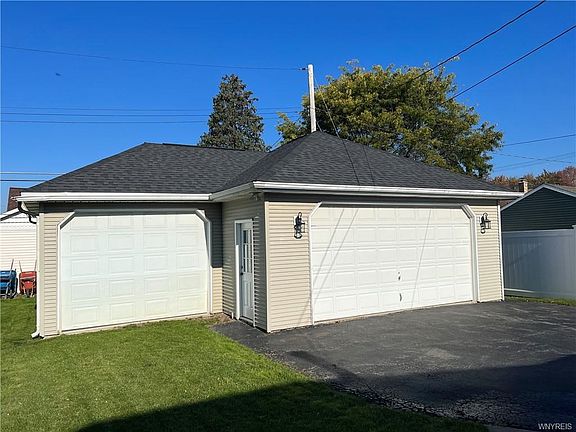 3rd image of 254 Oelkers St