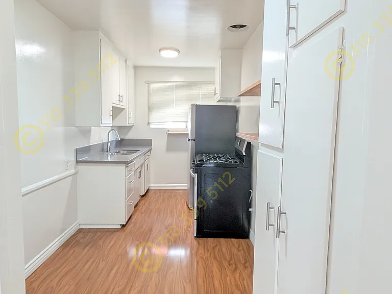 3743 Clarington Ave #9 — Photo 9