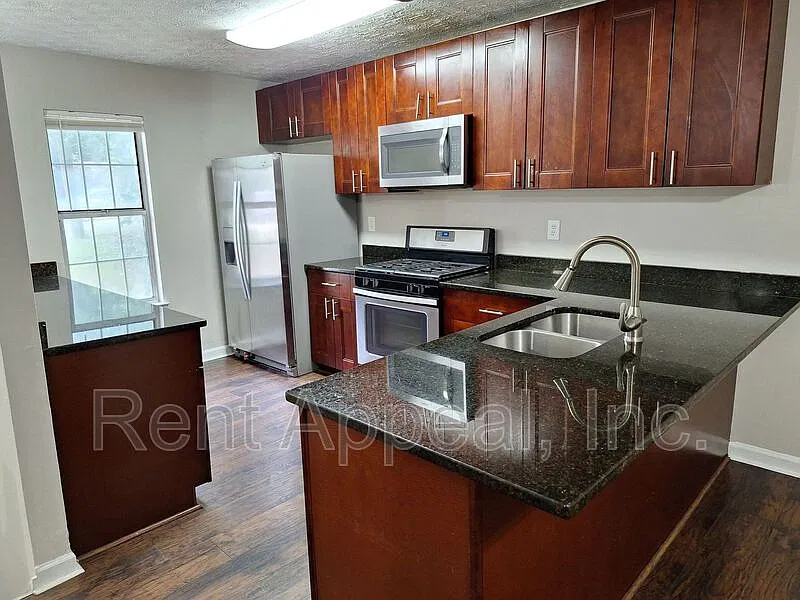 4 bed, 3.0 bath, 1518 sqft, $1,750 — Photo 2