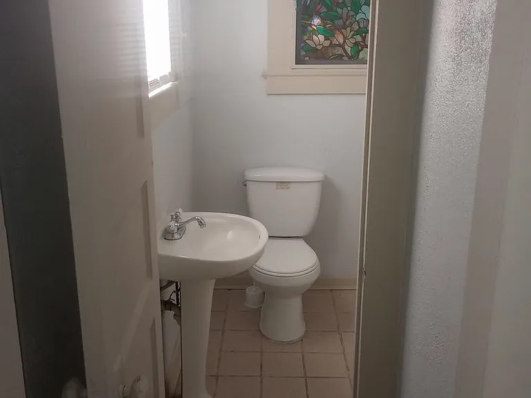 223-B2 N Hollywood Ave — Photo 6