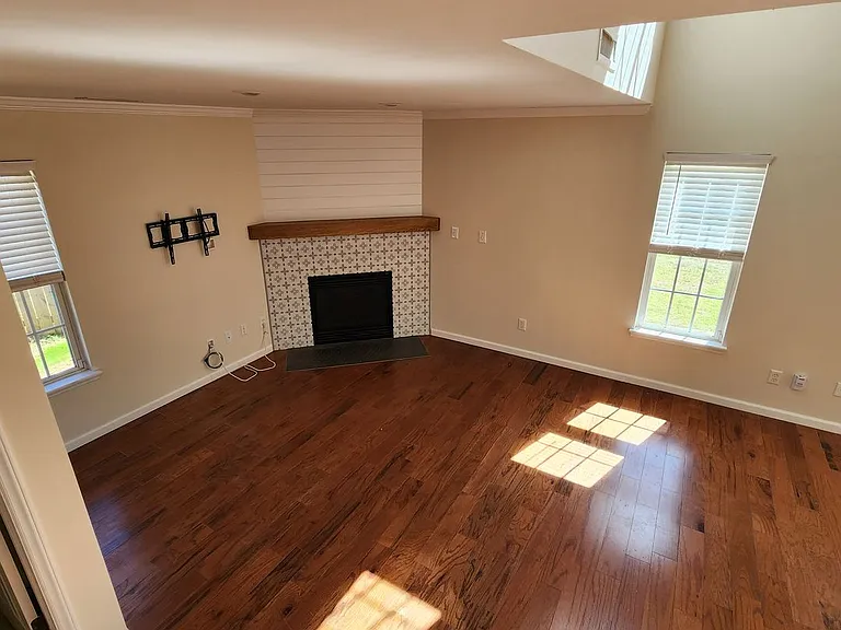 2826 Bombay Dr — Photo 3