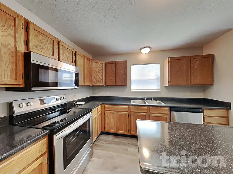 1809 Woodstream Ct — Photo 4