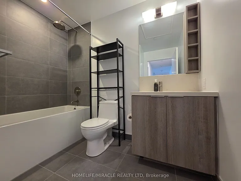 2020 Bathurst St #341 — Photo 11