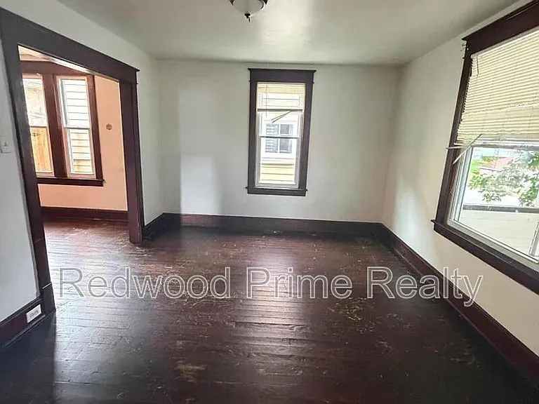 724 Russell Ave — Photo 4