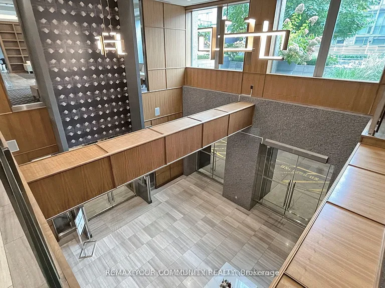 111 Saint Clair Ave W #1828 — Photo 39