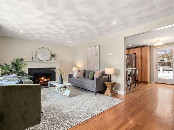 4th image of 25 Shadow Rd