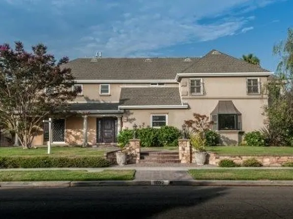 1032 E Amelia Dr, Long Beach, CA 90807