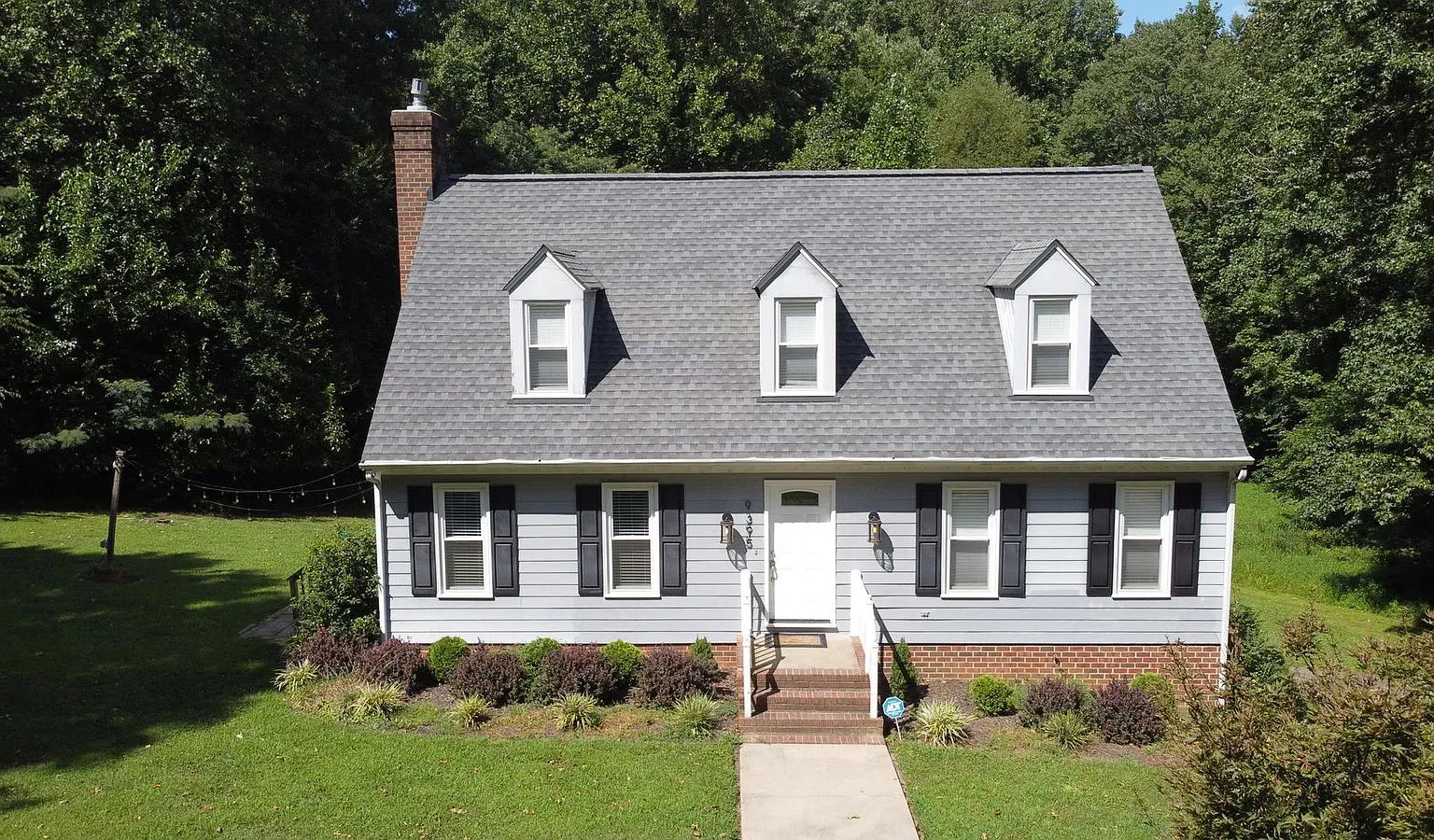 4 bed, 2.0 bath, 1560 sqft, $2,570 — Photo 2