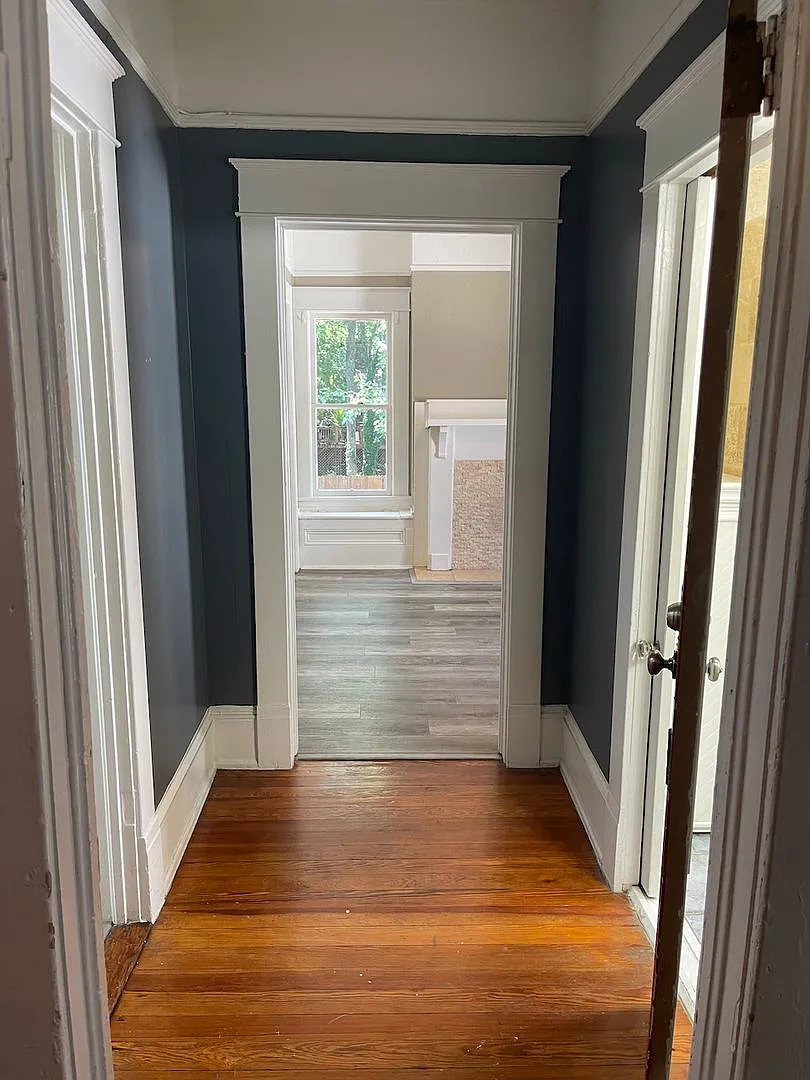 Highland Ave NE, 890 — Photo 3