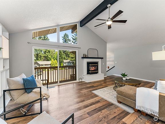 4th image of 13850 Crestview Circle NW