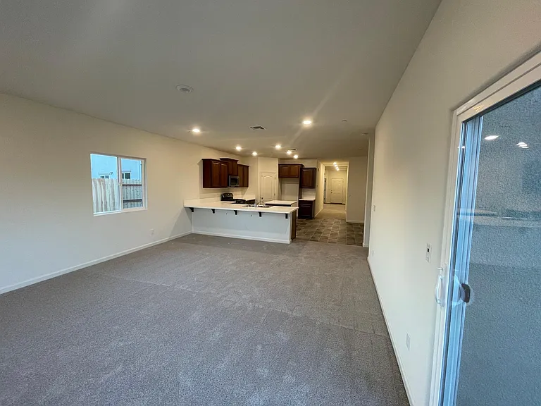 4256 Lasalle Dr — Photo 6