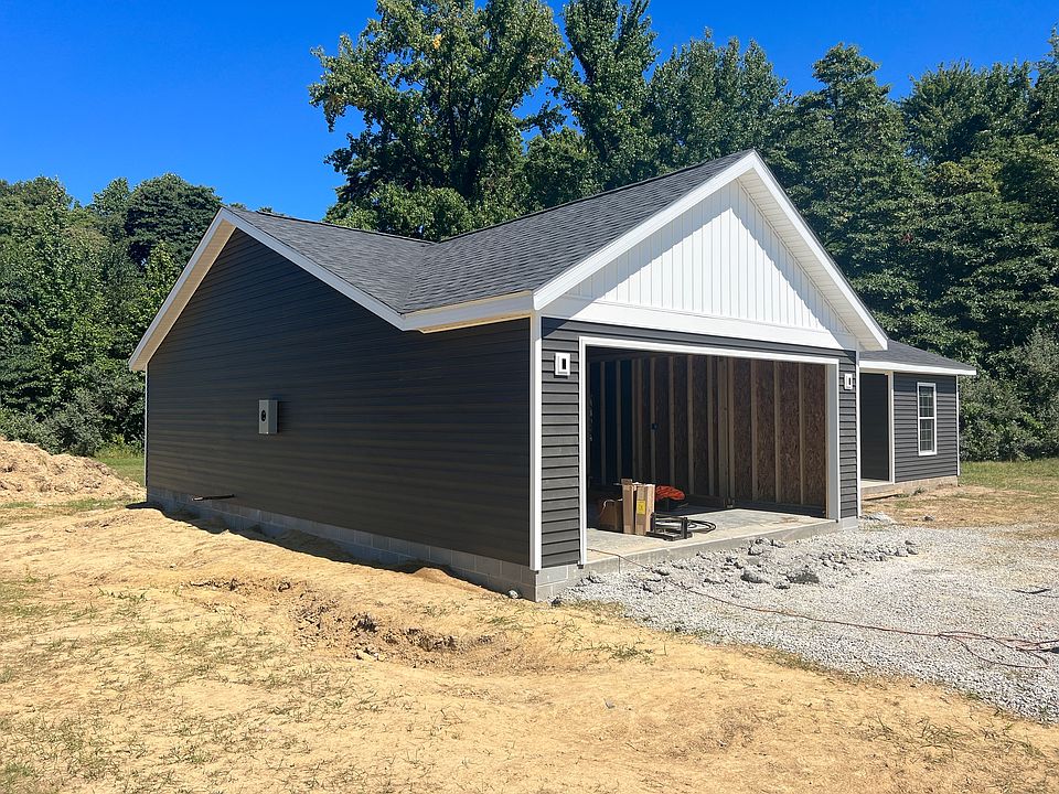 1st image of 1432 NE Cayuga Trl