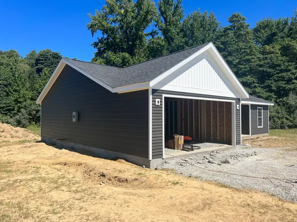 1432 NE Cayuga Trl, Greensburg, IN 47240