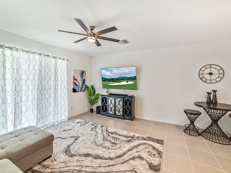 6362 Fairmont Ln — Photo 12