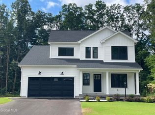2 Hunter Ct, Ballston Spa, NY 12020