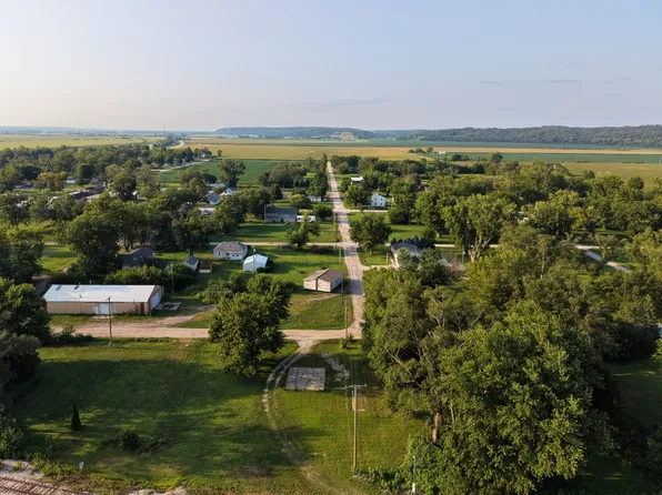 602 Iowa Ave, Pacific Junction, IA 51561