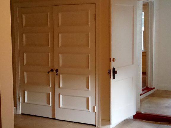 3rd image of 316 11th Ave NE APT 4