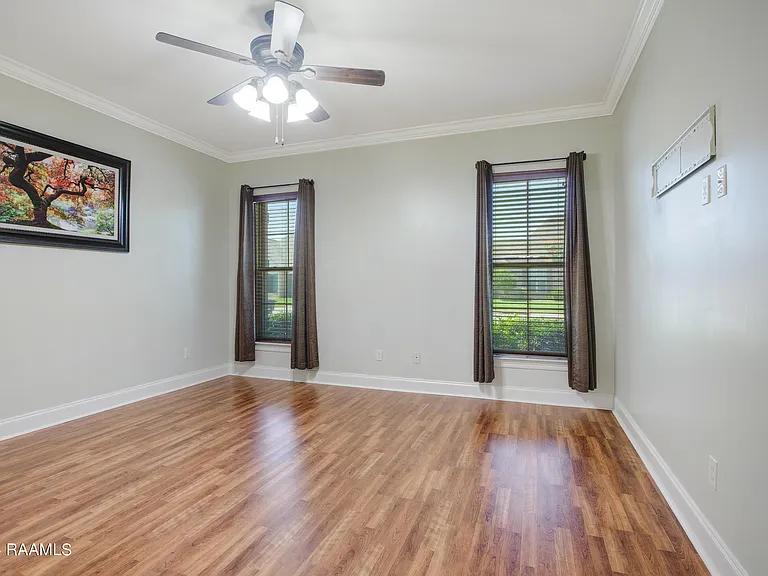 1101 Christopher St — Photo 12
