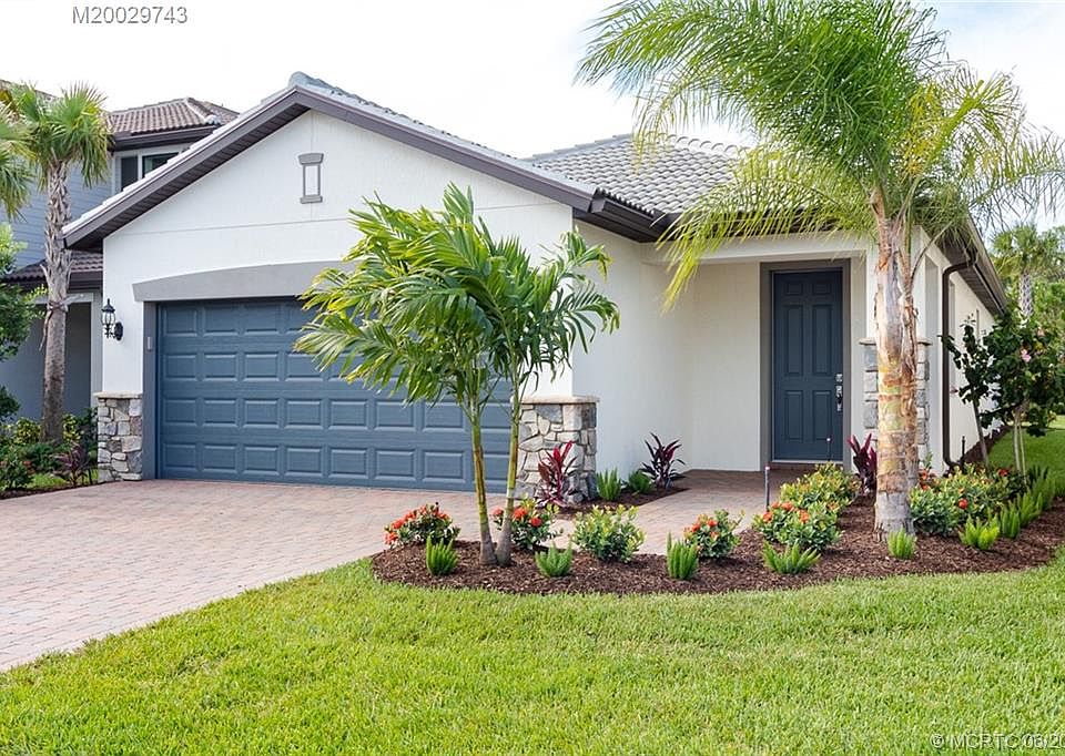 1st image of 815 SE Villandry Way