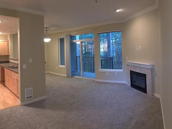 5th image of 25025 SE Klahanie Blvd #101