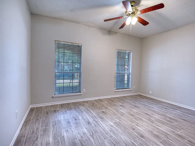 1532 Tanglewood Dr — Photo 30