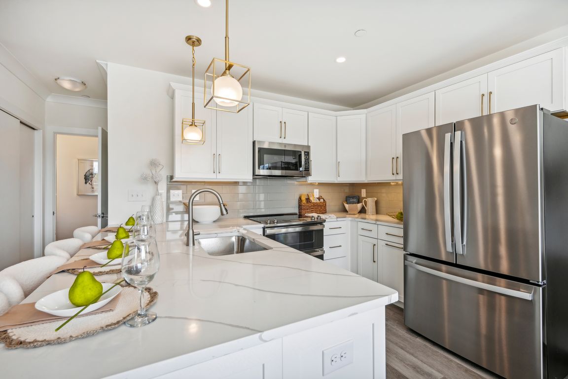 Riverplace Dr-012.jpg