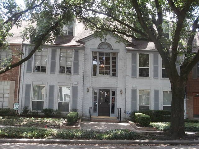 1st image of 484 N Post Oak Ln #484