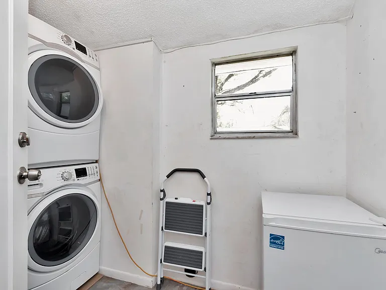 3906 W San Obispo St — Photo 11