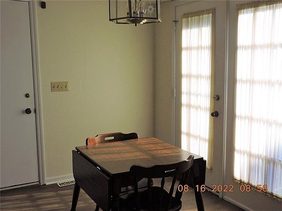 3rd image of 7 Shorewood Dr N