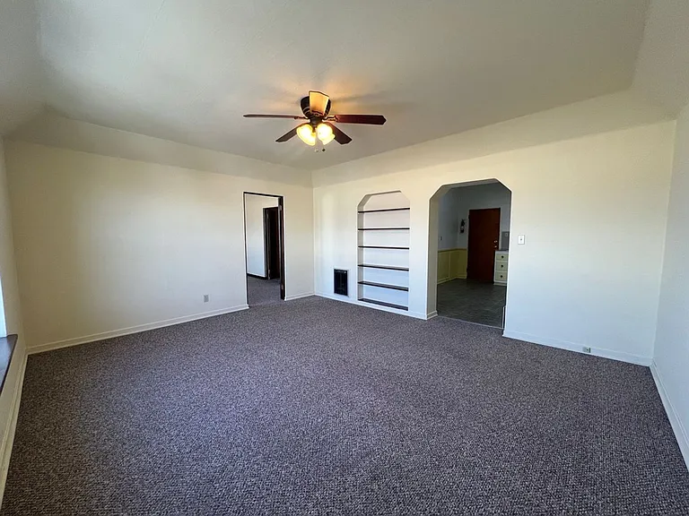 416 N Pine St — Photo 8