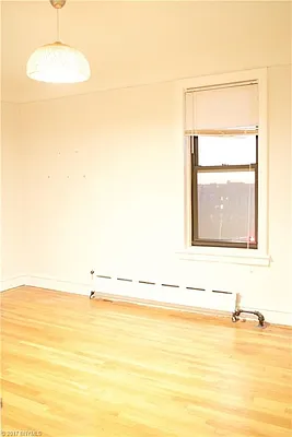 Sold by Momentum Real Estate LLC | media 25