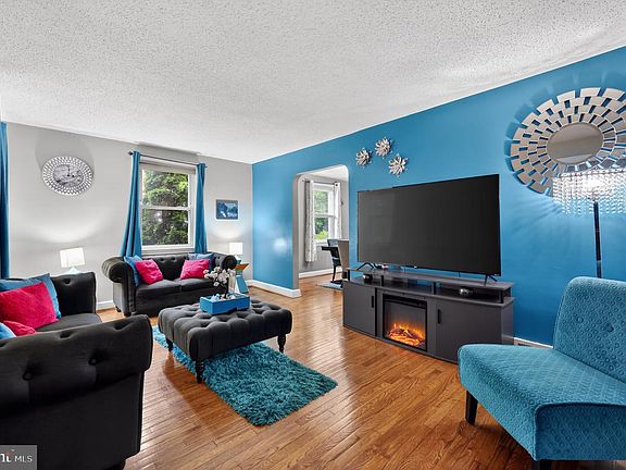 3rd image of 506 W South Ave