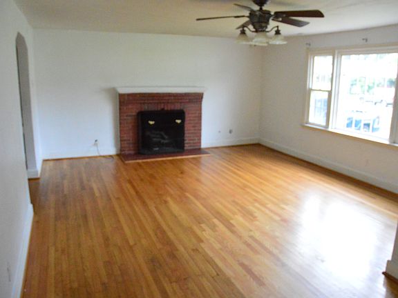 2nd image of 219 Tareyton Ln