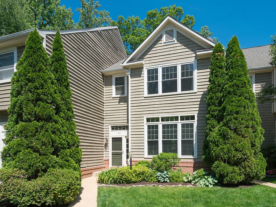 Distinctive wood siding design