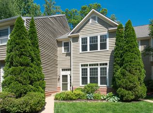 1211 Weatherstone Ct, Reston, VA 20194