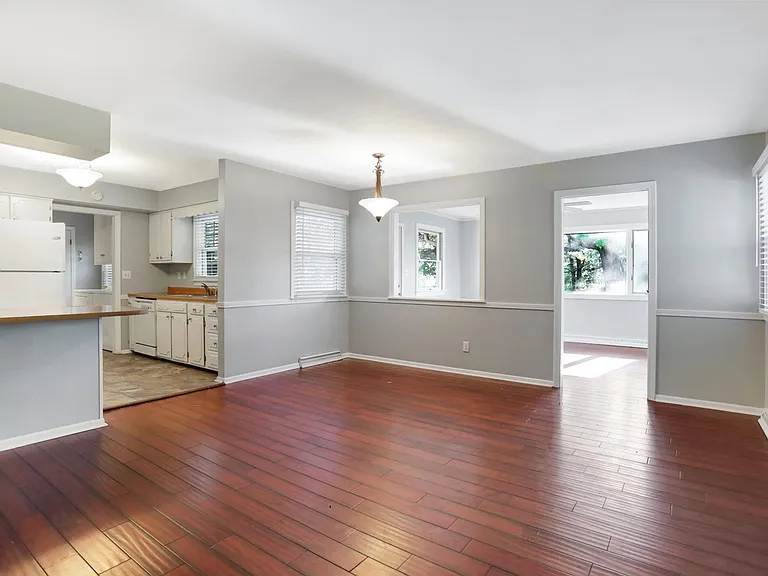 9803 Lakewood Dr W — Photo 26