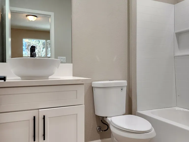 Bathroom 1 in Bedroom 1