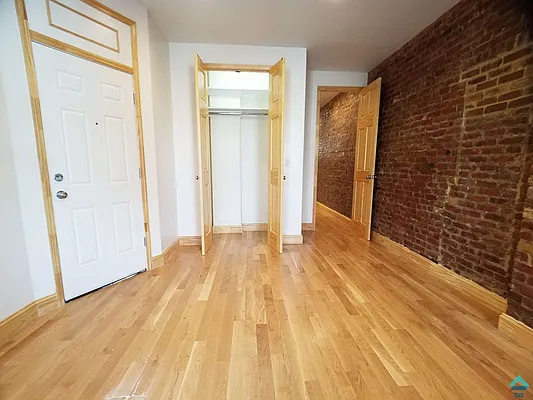 Rented by EXR | media 13