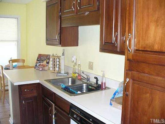 5th image of 101 Cherrywood Cir