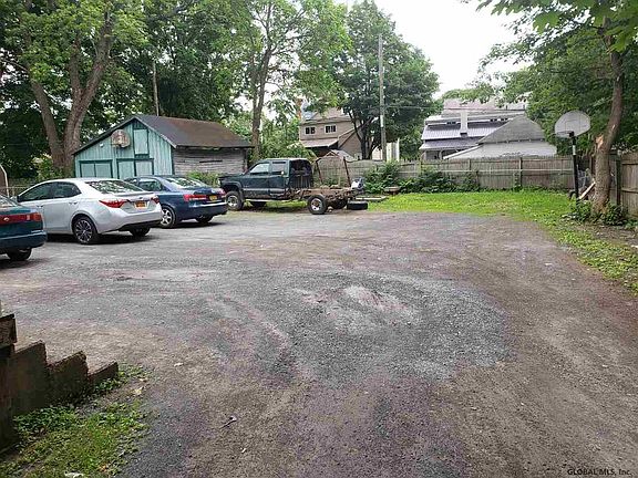 4th image of 12 Hoyt Ave